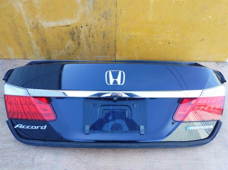 Крышка багажника Хонда Аккорд в Сатке 50872