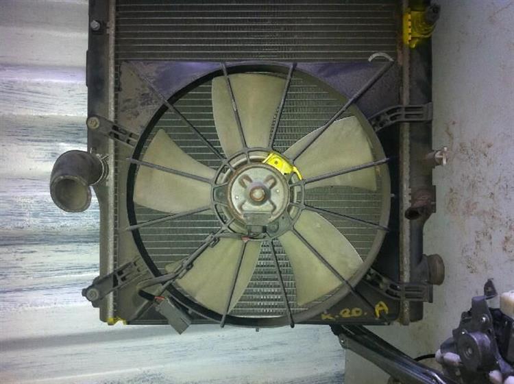Диффузор радиатора Хонда Стрим в Сатке 7847